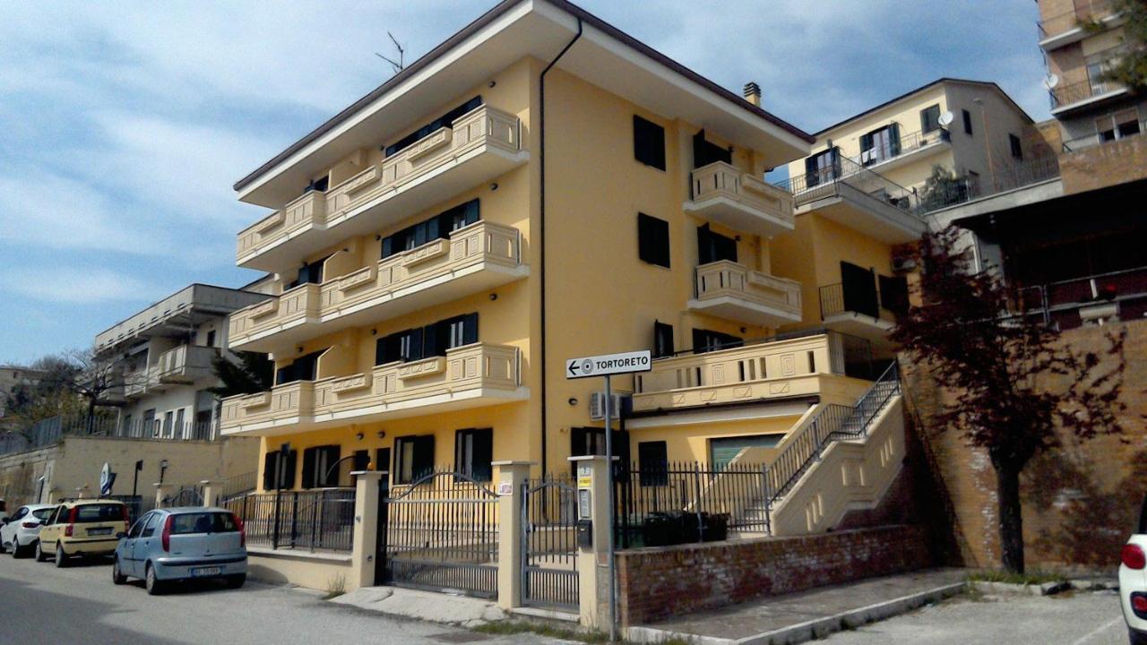 Verde Mare "Appartamenti Per Vacanze" Tortoreto Kültér fotó